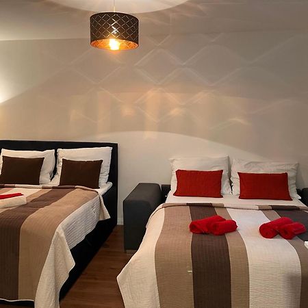Amazing Apartment Zborovska Praga Exterior foto